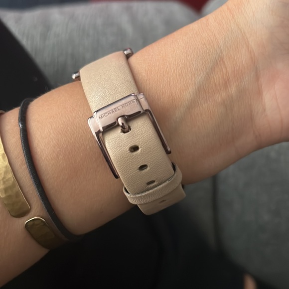 Michael Kors Watch - Picture 5 of 5